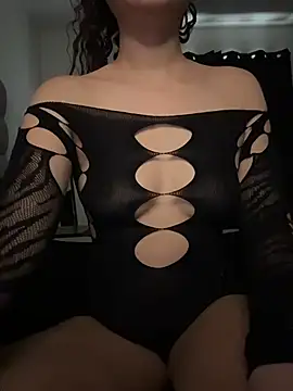 nikkiloveee online show from 28, 7, 2026