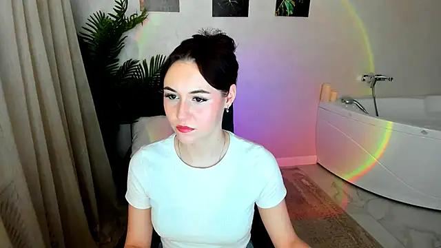 MakeYoueHappy online show from 2, 12, 2025