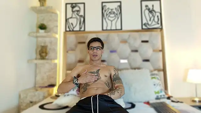 Andrew Haalls online show from 30, 11, 2025