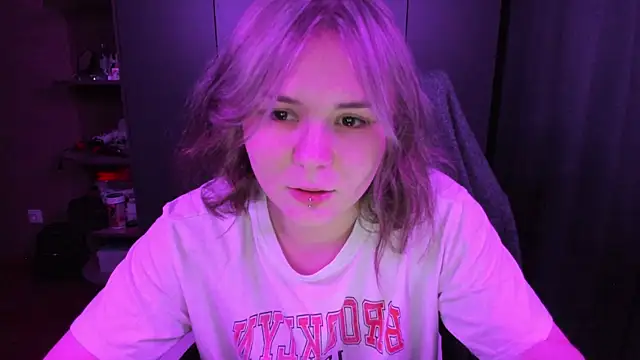 sophia lix online show from 9, 11, 2025