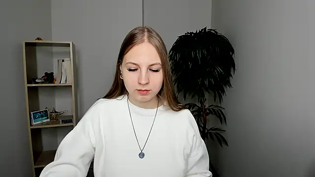 Snapshot of SuziGroody chatting on 29, 10, 2025 SuziGroody online show from 29, 10, 2025