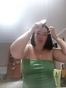 Snapshot of Sunny_Isles_Beach chatting on 8, 11, 2025 Sunny Isles Beach online show from 8, 11, 2025