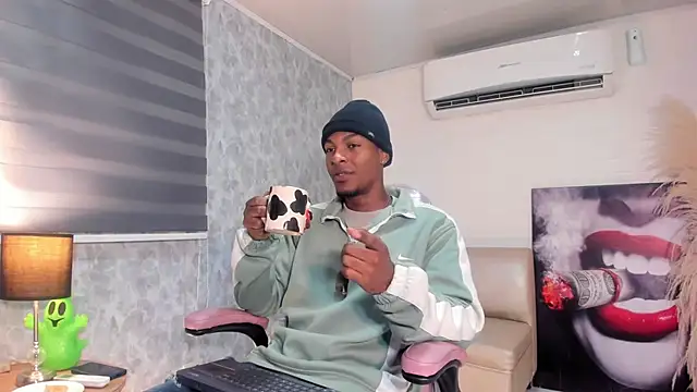 Snapshot of for_itan chatting on 13, 11, 2025 for itan online show from 13, 11, 2025