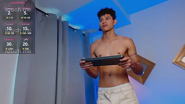 KamiSuarez online show from 3, 2, 2026