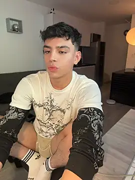 aronnhidden online show from 24, 6, 2026