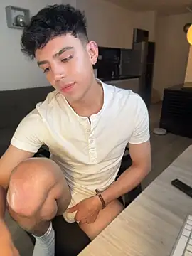 aronnhidden online show from 25, 6, 2026