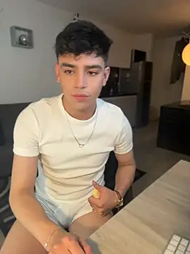 aronnhidden online show from 26, 6, 2026