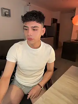 aronnhidden online show from 30, 6, 2026