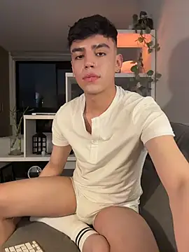 aronnhidden online show from 12, 7, 2026
