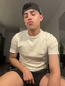 aronnhidden online show from 23, 7, 2026