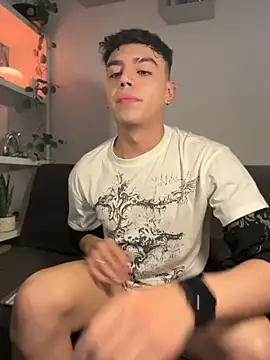 aronnhidden online show from 26, 7, 2026