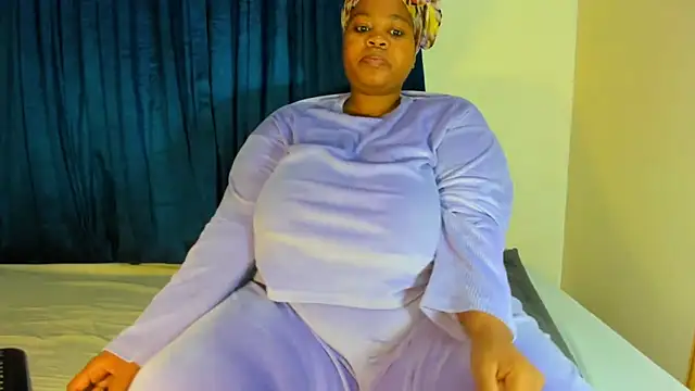 ThickLeeyanaXX online show from 14, 6, 2026
