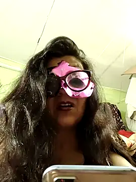 Snapshot of LOVE__RANI chatting on 5, 7, 2026 LOVE RANI online show from 5, 7, 2026