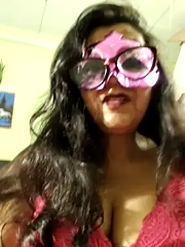 Snapshot of LOVE__RANI chatting on 6, 7, 2026 LOVE RANI online show from 6, 7, 2026
