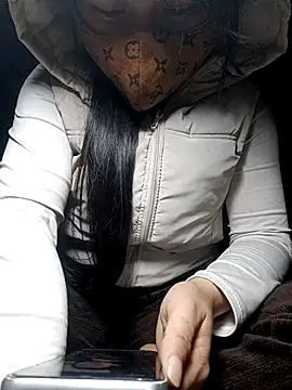 yoyo-mi online show from 3, 2, 2026