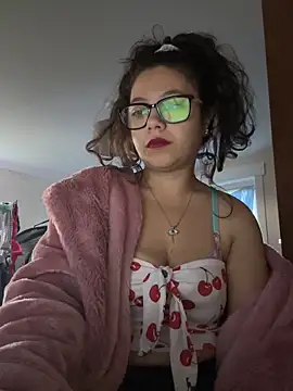 Sexy MamacitaX online show from 28, 10, 2025