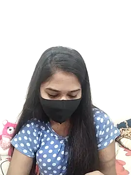 Green LaDY66 online show from 20, 11, 2025