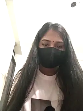 Green LaDY66 online show from 14, 12, 2025