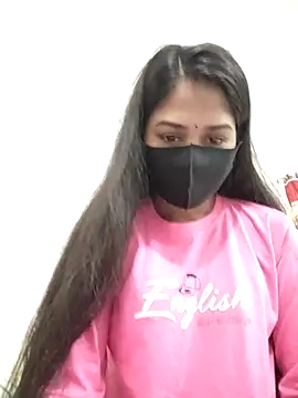 Green LaDY66 online show from 22, 12, 2025