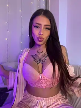 AshleyWinslow online show from 4, 5, 2026