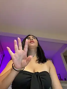 Sara-215 online show from 6, 6, 2026