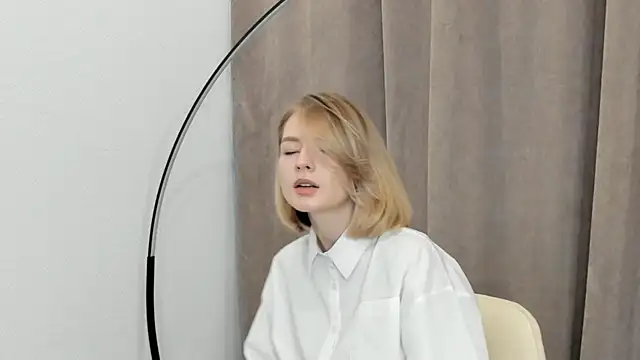 Snapshot of BaileyBernos chatting on 29, 10, 2025 BaileyBernos online show from 29, 10, 2025