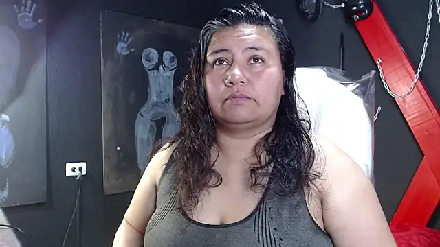 Snapshot of serenamystsh chatting on 30, 10, 2025 serenamystsh online show from 30, 10, 2025