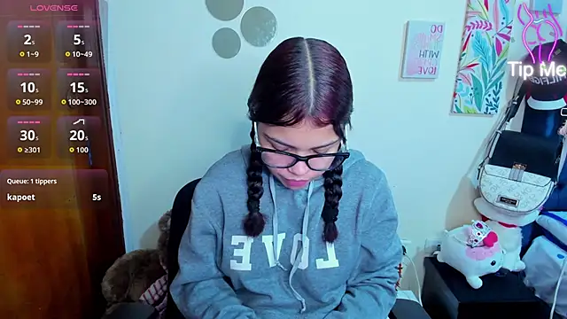 Emma boo online show from 4, 12, 2025