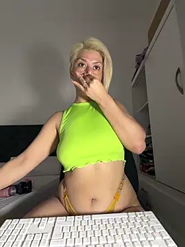 Snapshot of Romy-R-O chatting on 16, 12, 2025 Romy-R-O online show from 16, 12, 2025