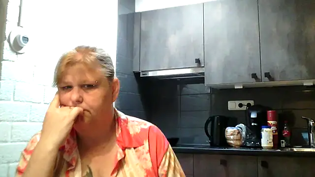 Sylviastar46 online show from 29, 4, 2026