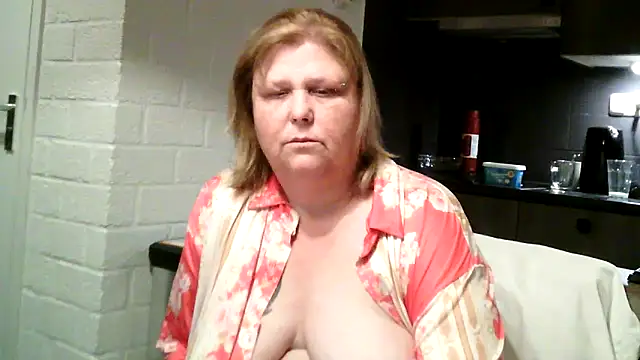 Sylviastar46 online show from 3, 5, 2026