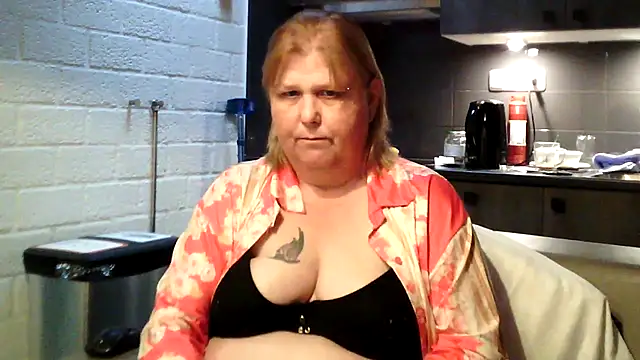 Sylviastar46 online show from 6, 5, 2026