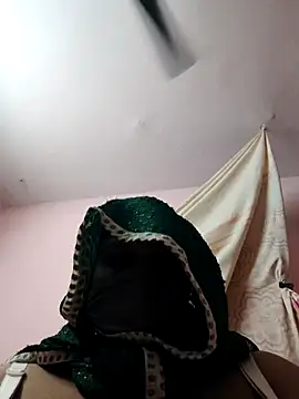 Snapshot of pujapujarrrr chatting on 30, 10, 2025 pujapujarrrr online show from 30, 10, 2025