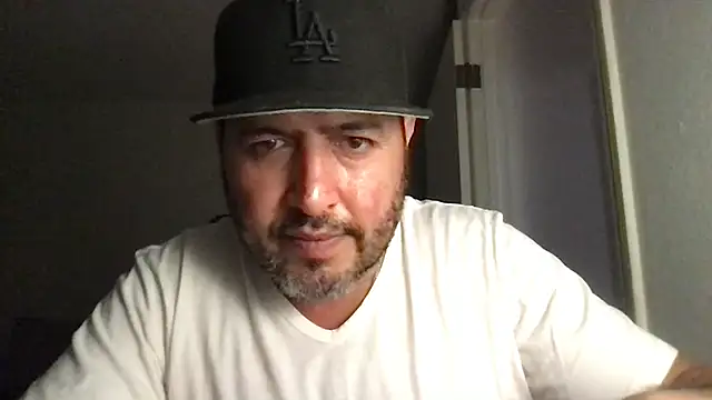 Snapshot of ezrah23 chatting on 13, 11, 2025 ezrah23 online show from 13, 11, 2025