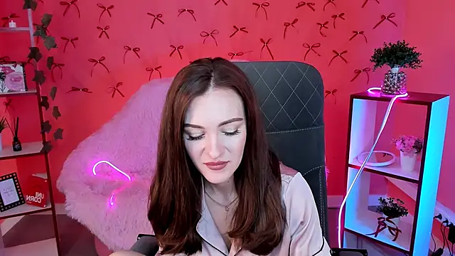 Snapshot of EdnaThomus chatting on 8, 11, 2025 EdnaThomus online show from 8, 11, 2025