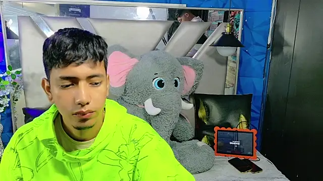 Snapshot of darwinandbrayann chatting on 21, 12, 2025 darwinandbrayann online show from 21, 12, 2025
