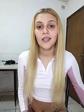 Snapshot of larubia_arg chatting on 17, 7, 2026 larubia arg online show from 17, 7, 2026