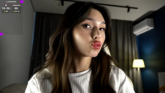 Snapshot of candylolly__ chatting on 4, 11, 2025 candylolly online show from 4, 11, 2025