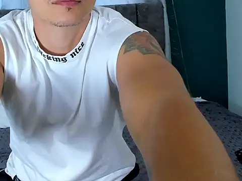 Snapshot of Latin_Pboy chatting on 14, 1, 2026 Latin Pboy online show from 14, 1, 2026