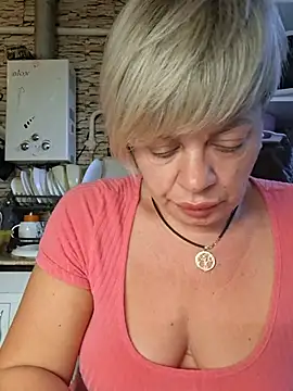 Snapshot of MilkySky chatting on 11, 7, 2026 MilkySky online show from 11, 7, 2026