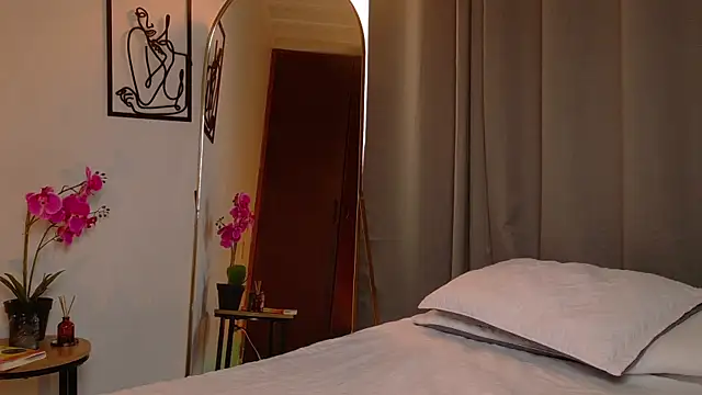 Snapshot of VictoriaNova_ chatting on 13, 7, 2026 VictoriaNova online show from 13, 7, 2026