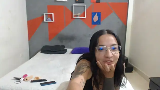 Snapshot of Girlbigtits chatting on 4, 11, 2025 Girlbigtits online show from 4, 11, 2025