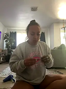 Snapshot of prettylildes chatting on 5, 11, 2025 prettylildes online show from 5, 11, 2025