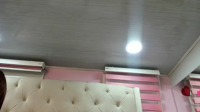 scarlett leblanc  online show from 25, 6, 2026
