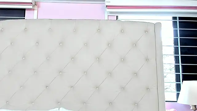scarlett leblanc  online show from 23, 7, 2026