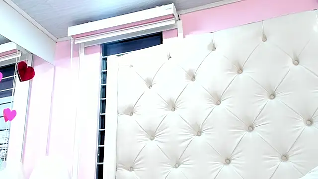 scarlett leblanc  online show from 28, 7, 2026