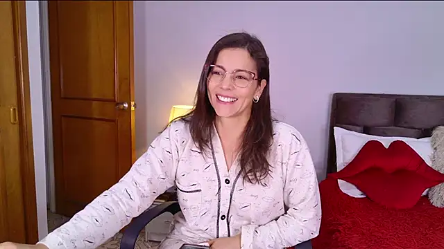 Angie bell online show from 4, 11, 2025