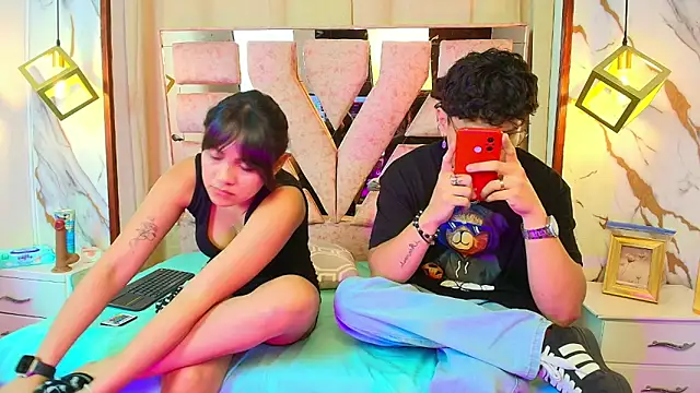 Zoe And Dylan  online show from 28, 11, 2025