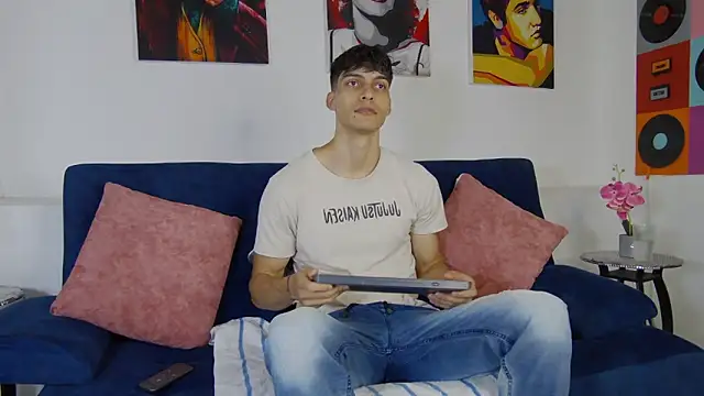 AlessioVitale online show from 20, 11, 2025