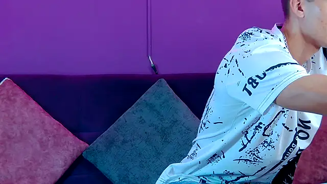 AlessioVitale online show from 30, 11, 2025